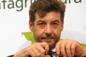 “Una “Mille Miglia” dei formaggi, del vino e dei fiori per costruire dei percorsi che ci portino tutti ad Expo Milano, facendo rimbalzare poi le persone sui nostri territori”. Ecco l’idea lanciata dal presidente di Confagricoltura Mario Guidi