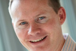 Crescita dei punti vendita di prossimità, affermazione del commercio online e consolidamento delle grandi catene: ecco gli atout del commercio enoico mondiale nelle parole, a WineNews, di Richard Halstead, fondatore di Wine Intelligence