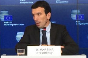 Dal “Job Acts” a “Campo Libero”, dal “Testo Unico del vino” all’educazione alimentare nelle scuole, al giro di boa del semestre italiano di Presidenza Ue: a WineNews parla il Ministro delle Politiche Agricole, Maurizio Martina