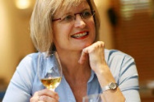 “Per coinvolgere le nuove generazioni, la comunicazione online deve imparare ad essere divertente, coinvolgente, onesta, senza essere troppo complicate”. Parola, dal Symposium di Firenze, della Master of Wine Jancis Robinson