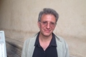 “Essere tramite dei gesti dei vignaioli, coraggiosi, sinceri, con una coscienza profonda del passato ma che volgono lo sguardo al futuro”. Questo il messaggio che Nossiter ha messo nel suo “Resistenza Naturale” proiettato in anteprima a San Gimignano