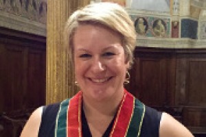 “Non vogliamo, ne possiamo, imitare i vini italiani: il nostro obiettivo è migliorare la qualità dei vini australiani, anche utilizzando le vostre varietà autoctone, che ormai sono internazionali”. Così, dall’Australia, la produttrice Kim Chalmers