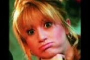 Ridi come mangi: il rapporto distorto con il cibo, dal salutismo esasperato alle allergie dettate più dalla moda che dalla realtà secondo Luciana Littizzetto, una delle voci più ironiche e impertinenti della comicità italiana