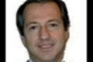 Vino, complemento dell’alimentazione o veicolo di piacere? Quale è il nettare più sano? A che età iniziare a berlo e ad educare i giovani al suo consumo? Risponde il nutrizionista Luca Piretta, specialista in Scienza della nutrizione umana