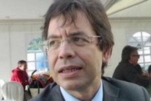 “Vogliamo rendere le normative sul mondo del vino più semplici ed applicabili, fornendo così al mondo della produzione un testo normativo più agilee meno burocratico”. Luca Sani presidente Commissione Agricoltura alla Camera sul Testo Unico Vino