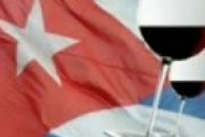 Il vino italiano per rilanciarsi punta sul mercato dell’estremo oriente. Ma c’è anche chi, come Luciano Begnoni, della storica azienda Santa Sofia, vola a Cuba per promuovere 7 vini sul mercato Sud Americano, ancora tutto da scoprire