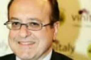 Vinitaly è alle porte: lo scenario della kermesse di scena a Verona dal 7 al 10 aprile, le prospettive, ma anche gli appuntamenti e i temi clou nelle parole di Giovanni Mantovani, dg VeronaFiere, e Gianni Bruno, Brand Manager di Vinitaly