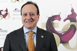 I momenti clou, i messaggi e le presenze più importanti, del Vinitaly 2016 appena concluso, da Mattarella a Renzi fino a Jack Ma, i numeri, ma anche le prospettive per il futuro nelle parole di Giovanni Mantovani, dg Veronafiere