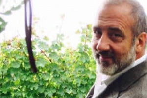 “Dobbiamo migliorare nel racconto del vino, ci sono tante storie da raccontare e c’è interesse da parte di chi ascolta. La gente vuole genuinità, cose vere. E intorno al vino c’è la vita”. Così Marcello Masi, alla guida de “I Signori del Vino” (Rai2)