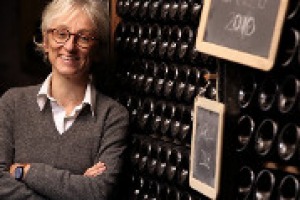 “Il mio modo di stare nel mondo del vino è innanzitutto una scelta di libertà: non ho bisogno di seguire le mode del momento, né di fare compromessi, rispettando il mio territorio”. A WineNews, Maria Teresa Mascarello, produttrice di culto del Barolo