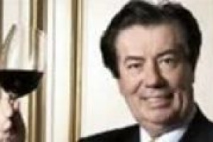 12 luglio del 1963: nasce la legge che istituisce le Doc. Dopo 50 anni esatti, però, è anche l’ora di riflettere su come ricalibrarle e migliorarle. Ne abbiamo parlato con Giuseppe Martelli, presidente del Comitato Nazionale Vini