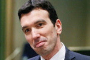 Io credo che il 2015 possa essere l’anno dei 5,5 miliardi di export del vino italiano, ci sono tante opportunità, dal piano per l’internazionalizzazione ad Expo, passando dal “Testo Unico”. Così a WineNews, da Opera Wine, il Ministro Maurizio Martina