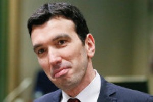 Le sfide dell’agricoltura italiana, il filo rosso che lega Salone del Gusto e Terra Madre ad Expo2015 Milano, la grande questione alimentare del mondo da portare sotto i riflettori: parla il Ministro delle Politiche Agricole Maurizio Martina