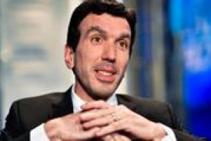 “Crescere in valore, lavorare meglio sulla promozione, semplificare gli ingranaggi amministrativi, spingere l’acceleratore su alcuni mercati e affrontare la grande sfida digitale”. Ecco le nuove sfide per il vino italiano per il Ministro Martina