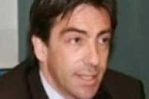 Pensare all’enoturismo come turismo legato al prodotto è la strada sbagliata: l’enoturismo è turismo dei territori, dei loro servizi e delle loro attrattive complessive. Così l’Assessore al Turismo della Regione Abruzzo, Mauro Di Dalmazio