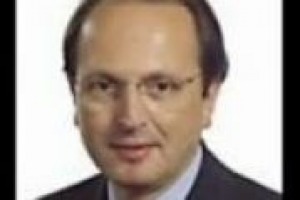 ‘Il vino esprime le eccellenze d’Italia senza distinzione da Nord a Sud, ed esprime le eccellenze della cultura d’impresa’. A dirlo Alfonso Andria, ministro all’agricoltura del ‘governo ombra’...