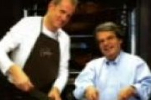 Aiutare i disabili con il ricavato di un ricettario: è l’idea che Fabrizio Nonis, autore, con Renato Brunetta, di ‘‘Oggi (vi) cucino io’’, spiega a WineNews. Dietro i fornelli uniscono le forze un Ministro della Repubblica ed un macellaio-giornalista