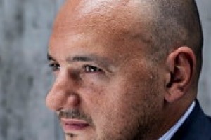 Dal rapporto tra la creatività della cucina ed il presente del vino all’abbinamento vino/cibo all’estero, dal vino come business alla competenza in sala come valore aggiunto: a WineNews Giuseppe Palmieri, sommelier dell’Osteria Francescana