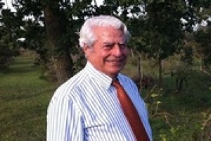 Dalla Via della Seta alla “One Belt, One Road”, il filo conduttore è (anche) il vino: a descriverlo Giancarlo Panarella, direttore Enopress e autore di “The Roads of Time”, dedicato al rapporto passato e presente tra la Cina e il frutto della vite