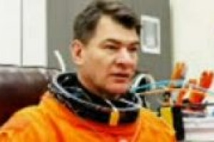 Un’intera generazione ha sognato di viaggiare nello spazio, Paolo Nespoli l’astronauta lo fa di professione, anche se lassù, come racconta a WineNews, la mancanza dei piatti di casa e, perché no, di un buon bicchiere di vino, si fa sentire