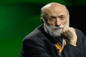 “I giovani che scelgono di studiare agricoltura hanno in mano il futuro. L’Italia un modello per gli Istituti Agrari nel Mondo? Non lo so, ma di certo è dove c’è più legame con storia e territori”. Così il fondatore di Slow Food Carlin Petrini