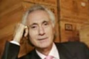 ‘‘È aumentata molto la richiesta di vino al bicchiere, ma da noi la crisi si sente meno, perché di qui passa tutto il mondo, dal magnate russo al ricco pakistano’’. A WineNews Giorgio Pinchiorri, patron del tempio fiorentino del wine & food