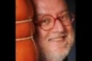 Il rapporto tra vino e ristorazione secondo Edoardo Raspelli, uno dei più famosi critici enogastronomici italiani: ‘‘crediamo che i vini italiani siano capillarmente presenti in tutta la ristorazione di qualità del mondo, ma secondo me non è vero’’