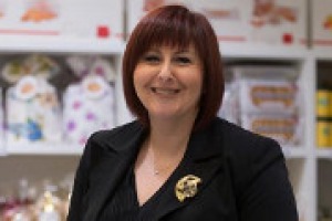 Per il mondo della regalistica wine & food si entra nel momento clou, con la gran parte dei fatturati legati al periodo natalizio, come racconta a WineNews Paola Longo, dell’Enoteca Longo (Legnano), da sempre specializzata in regalistica