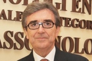 “Nell’agroalimentare, il vino ha il ruolo più importante, per fatturato e per identificazione del territorio. È giusto che abbia uno spazio tutto per sé. La sfida sarà cercare di raccontarlo tutto”. Riccardo Cotarella, presidente Comitato Vino Expo