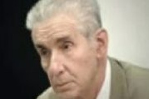 “La riconversione all’agricoltura delle terre confiscate alla mafia è la via giusta, perché porta a due miglioramenti, uno culturale e uno funzionale”. Ai microfoni di WineNews, il noto giurista Stefano Rodotà, parla di mafia, terra e… gastronomia.