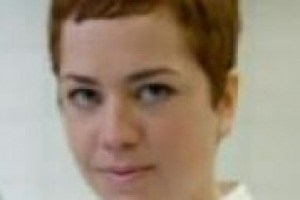 La vera cucina americana, fatta non solo di fast food, incontra il vino italiano. Un ‘‘matrimonio’’ celebrato nel cuore del Chianti. Lo sposo è il nettare di Bacco di Ruffino, storica griffe toscana. La sposa la giovane chef-blogger Laurel Evans ...