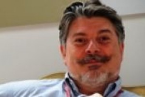 “Per il cenone di Capodanno consiglio di bere italiano, perché ci sono bottiglie buonissime da abbinare a tutto il pasto. Per mezzanotte stapperei un rosé, beneaugurante dopo tutto il nero del 2013”. I consigli di Marco Sabellico del Gambero Rosso