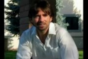 ‘L'invecchiamento è il valore aggiunto del vino’: questo il pensiero di Andrea Scanzi, giornalista e autore del libro Elogio dell’Invecchiamento, che immagina anche un ‘parlamento del vino’ ...