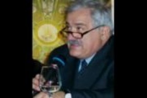 Attilio Scienza, ordinario di viticoltura dell’Università di Milano, illustra i futuri sbocchi della decifrazione del genoma della vitis vinifera ...