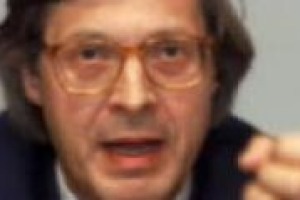 ‘‘Serve un intervento forte della politica perché l’agricoltura possa sopravvivere in zone difficili dove si tolgono vigneti e frutteti per far posto a pannelli fotovoltaici, per un reddito che distrugge il paesaggio’’. Parola di Vittorio Sgarbi