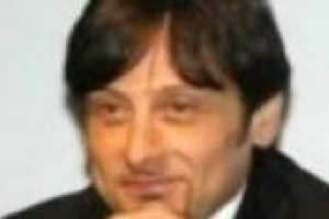 Si avvicina la vendemmia, tra previsioni generalmente positive in quantità e qualità. Ma rimane sullo sfondo il problema dei prezzi delle uve, crollati nel 2009. Parla Dario Stefàno, coordinatore nazionale degli assessori regionali all’agricoltura