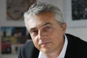 Raccontare la bellezza del territorio italiano come punto focale di enogastronomia, economia ed eredità storiche, e “bonificarlo” dall’edilizia selvaggia: a WineNews il commento di Stefano Boeri, architetto e docente di Urbanistica del PoliMi