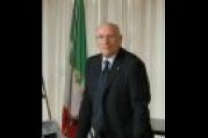 ‘Le crisi economiche mortificano le aspettative ma offrono anche opportunità, da cogliere e sfruttare insieme alle fiere italiane. Il vino è esempio virtuoso’. Così Umberto Vattani, presidente Ice