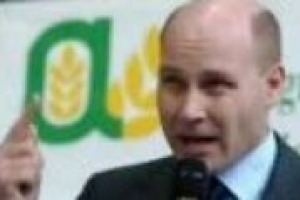 Allarme di Confagricoltura: ‘100 milioni di euro per la promozione del vino previsti dalla nuova Ocm rischiano di essere investiti a pioggia nelle diverse Regioni’. Le parole del presidente Vecchioni