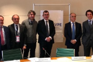 Dalla sinergia tra Veronafiere e Fiere di Parma nasce Vpe: a WineNews, Danese (presidente Veronafiere), Auricchio (presidente Fiere di Parma), Scannavini (presidente Ice), Cellie (ceo Fiere di Parma) e Mantovani (ceo Veronafiere)