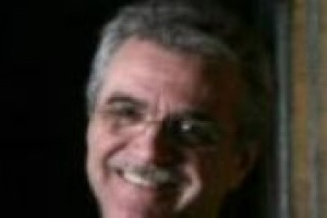 Coniugare metodi di produzione antichi con le tecnologie più moderne? Si può. Ce lo spiega Mattia Vezzola, uno dei più autorevoli enologi italiani. ‘‘Quando la progettualità di ricerca si accompagna alla tradizione: ecco la tecnologia che io adoro’’