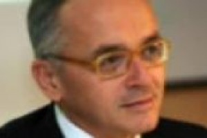 ‘‘Per le aziende agricole e vinicole è il momento di investire, e la banca è presente sul territorio per sostenere l’energia pulita e l’ammodernamento delle strutture’’: parola di Antonio Vigni, direttore generale di Banca Monte dei Paschi di Siena