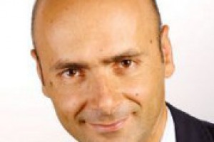 “Non bisogna ragionare sui volumi, ma sui valori: visto che si beve sempre meno vino, le aziende devono lavorare per dare più valore al proprio prodotto”. A WineNews, le parole dell’Account Director di Iri, Virgilio Romano