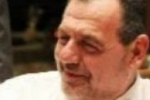 Meno spettacolo e più sostanza, perché la cucina italiana torni a servizio di ristoranti, produttori e clienti. A dirlo il pioniere della cucina-spettacolo, Gianfranco Vissani, che rilegge il passato per guardare al presente, ne ‘‘L’altro Vissani’’