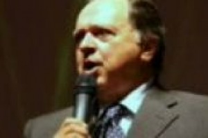 La ristorazione italiana al top vista dalla guida “I Ristoranti d’Italia” 2012 de “L’Espresso”. Lo stato dell’arte e le tendenze del settore per il direttore Enzo Vizzari. Con la fascia media che non è più incubatrice di nuove stelle, ma ...