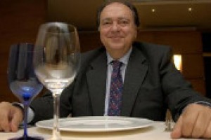 Ferragosto è alle porte, e per chi non ha ancora deciso dove passare uno dei pranzi più importanti dell’anno, ecco i consigli, da Nord a Sud, di Enzo Vizzari, tra i più raffinati palati italiani e curatore delle guide de “l’Espresso”