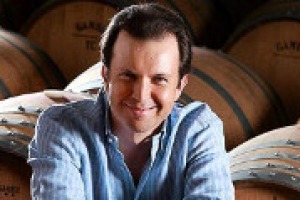 Si può vivere di solo export? Ed i consumi in Italia sono davvero al minimo storico, o il 2014 lascia qualche segnale di ripresa? Cosa fare per invertire la tendenza? Lo abbiamo chiesto al presdente dell’Unione Italiana Vini Domenico Zonin