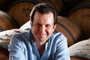 “La qualità ormai è un prerequisito, la competizione globale si gioca su promozione e marketing, ed in questo senso dobbiamo migliorare l’utilizzo delle risorse che abbiamo a disposizione”: così il presidente Unione Italiana Vini Domenico Zonin