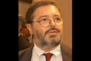 Daniele Cernilli, codirettore della rivista Gambero Rosso e curatore della Guida ai vini d'Italia Slow Food-Gambero Rosso: Con quattro sole guide più vini premiati in comune