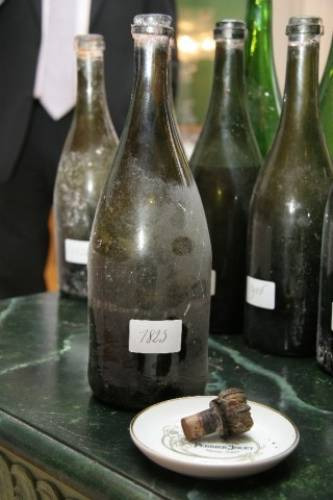 Le antiche bottiglie di Perrier Jouët
